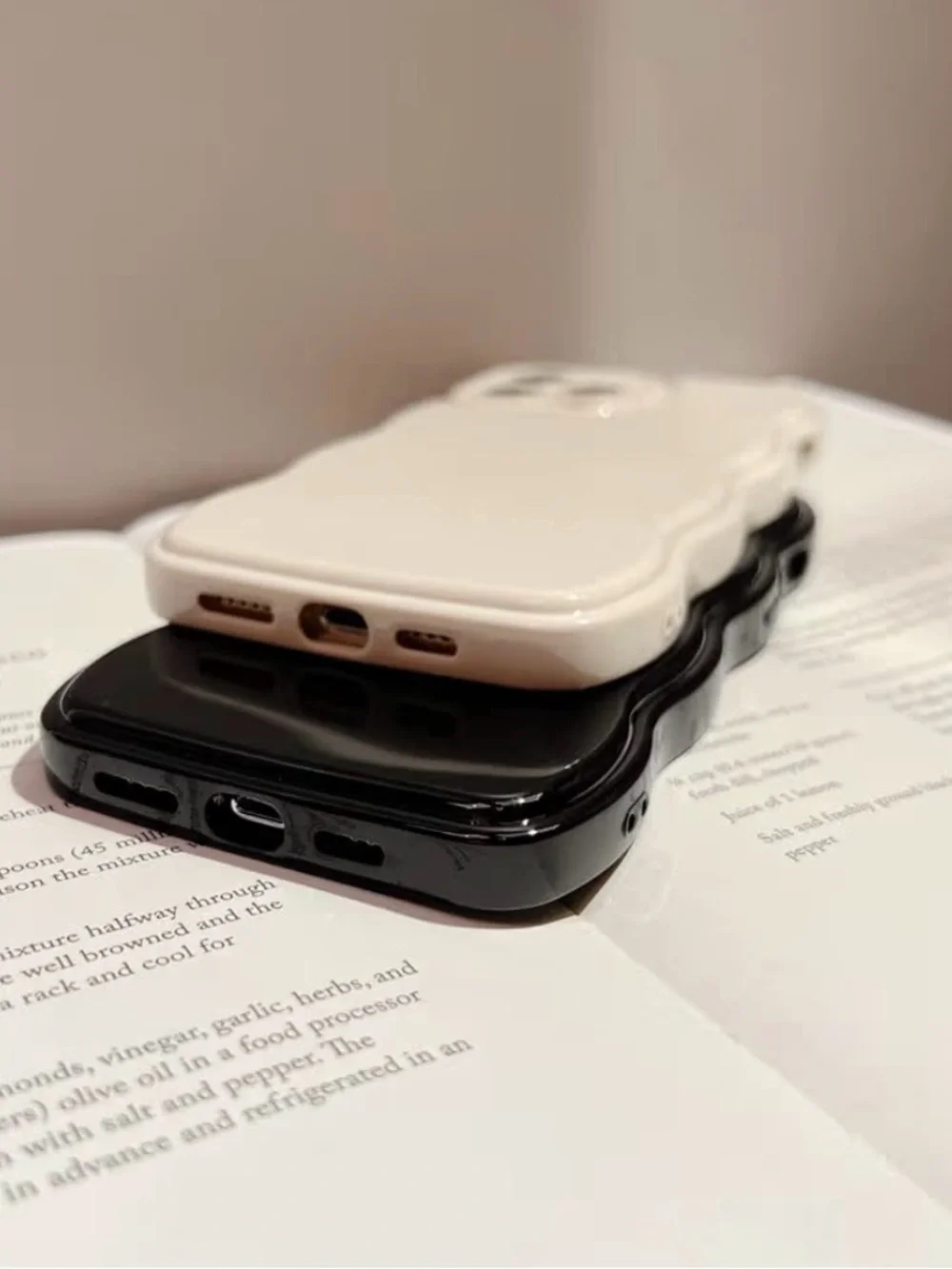 NEW Black Wavy Silicone Phone Case - iPhone 14 Pro